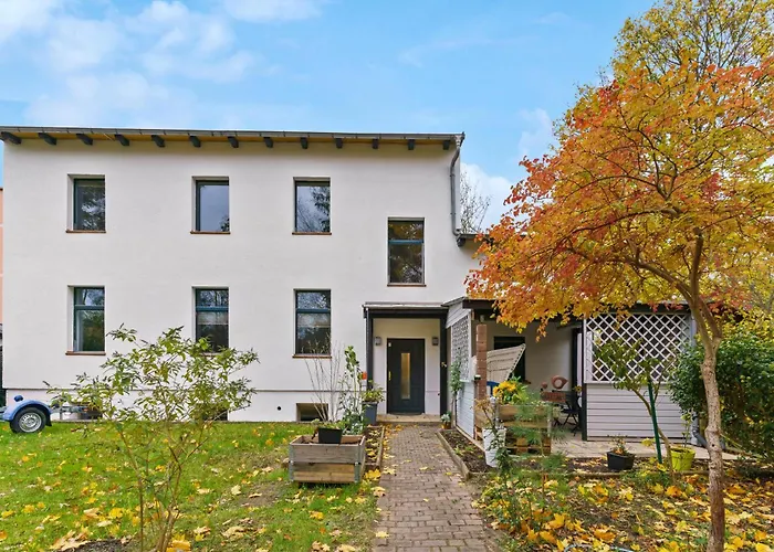 Vorstadtoase Fuer 2 - Netflix, Parkplatz, Naehe Ber, Queensize-bett